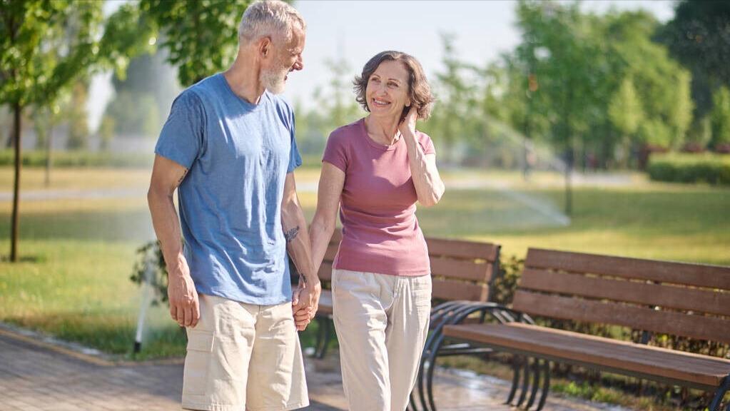 那些每天都走1万到2万步的人，最后都怎样了？医生：或有3种后果