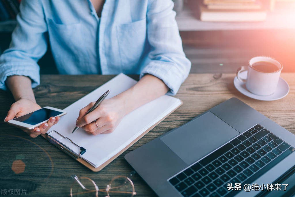 新手做公众号，如何一个月涨粉10000？