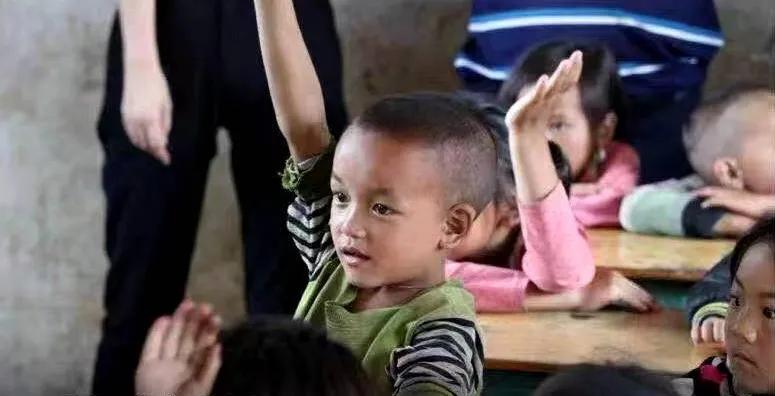 她教过顶级富二代，中产娃和贫困生，什么是人间真实你根本想不到