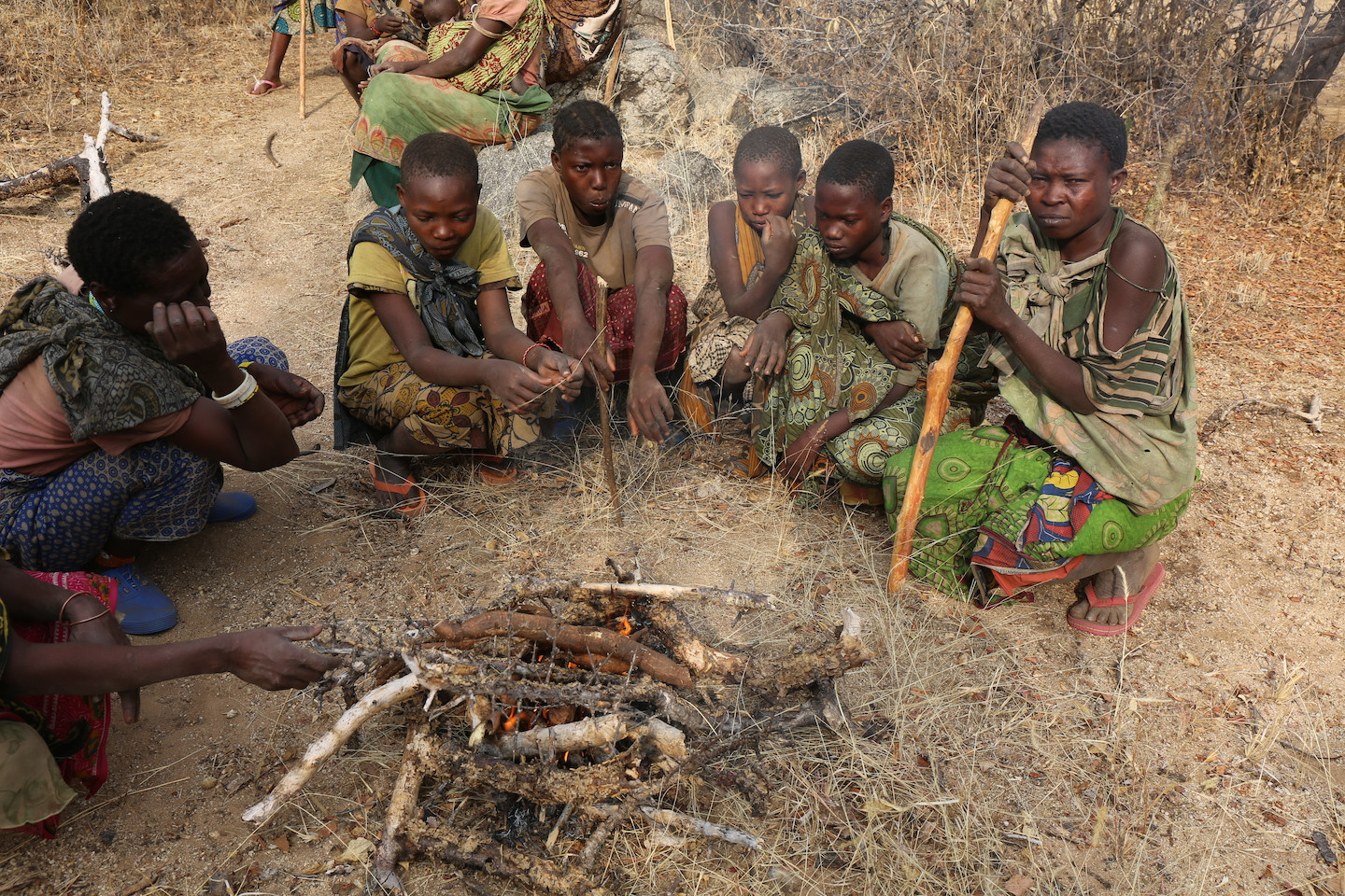 非洲打猎为生的原始部落，不种地不养牲畜，饿了就抓蝙蝠