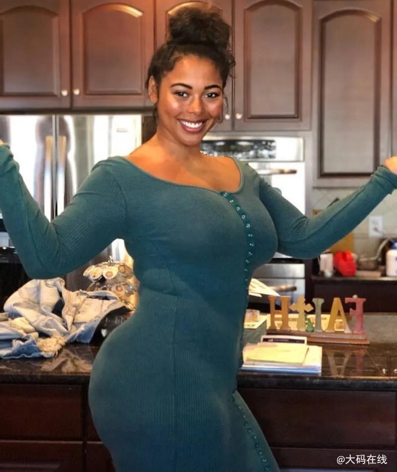 美国大码模特塔布里亚·梅杰斯,Tabria·Majors