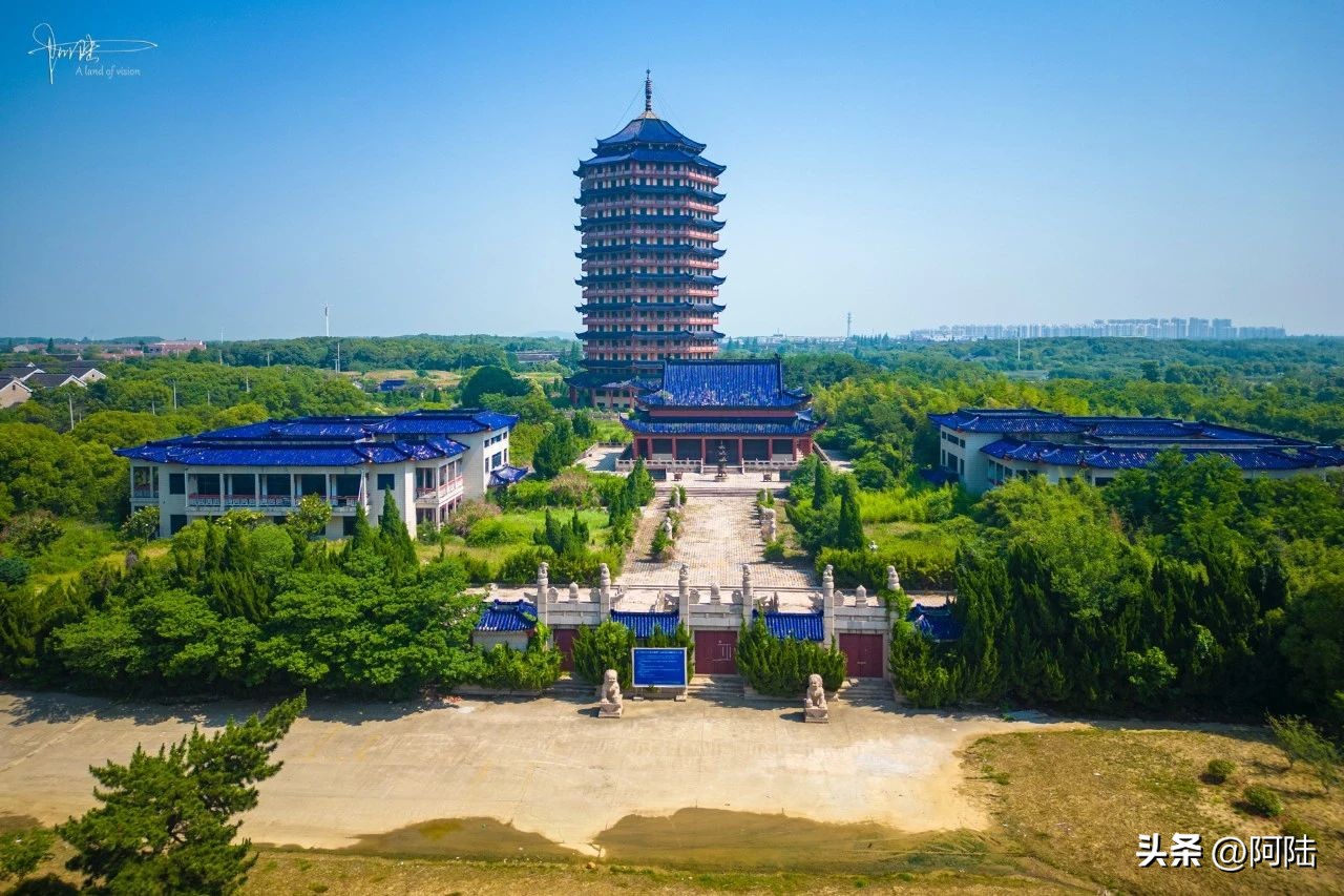 这座巍峨“巨塔”在太湖边屹立了28年，却始终保持着废弃的状态