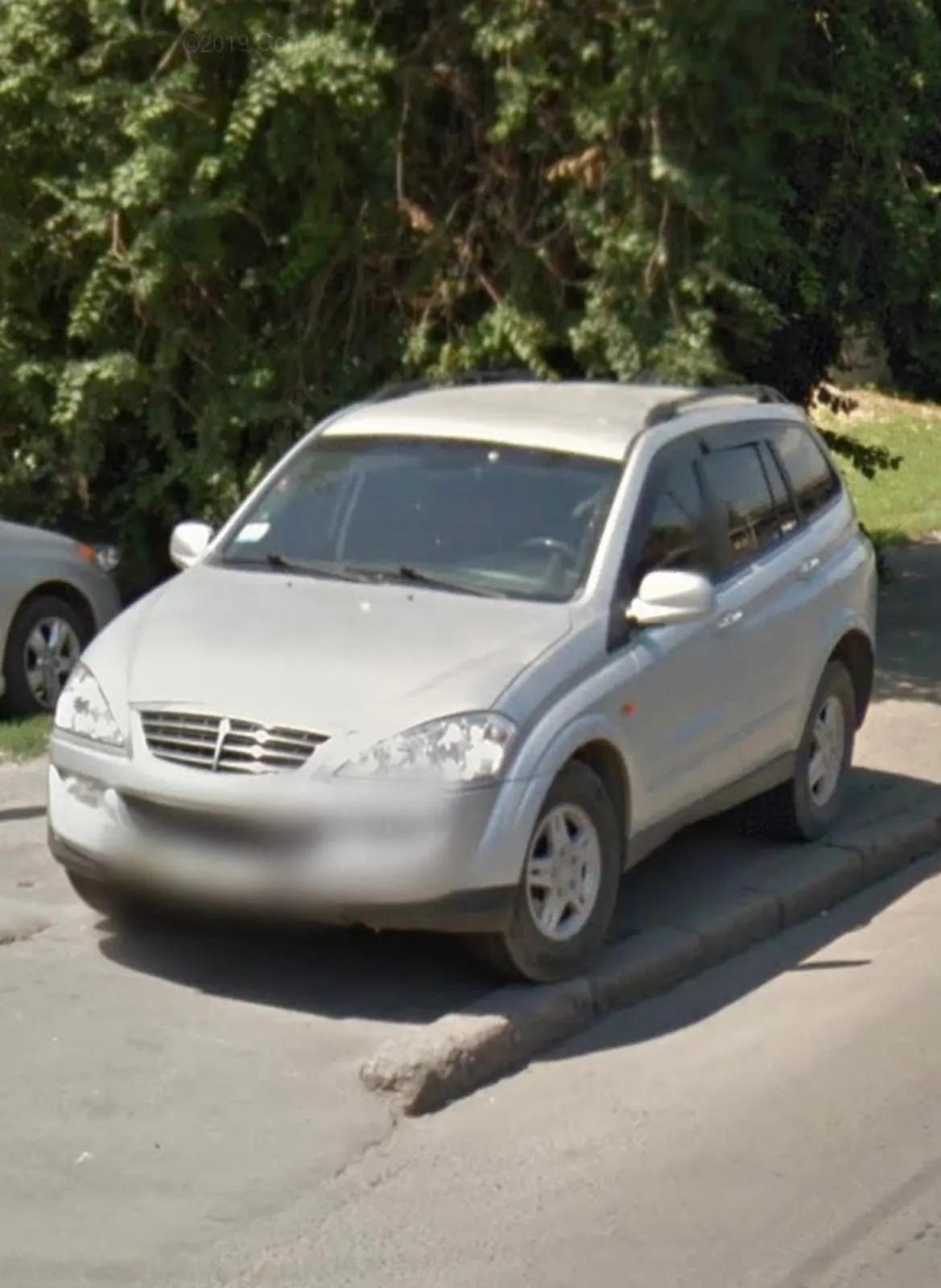 乌克兰敖德萨街头老车、日系车多，但俄罗斯车很少