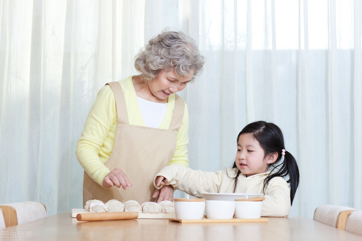 权威发布影响孩子长高的七大因素,家长如何走出孩子身高增长的误区