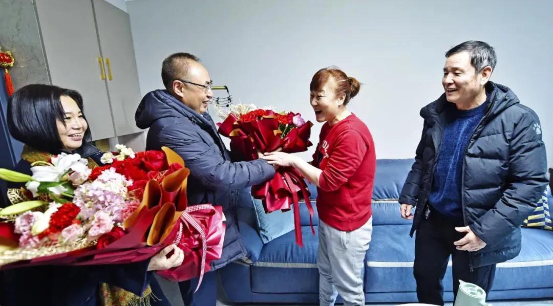 本溪市领导慰问中国女足本溪籍运动员朱钰家属