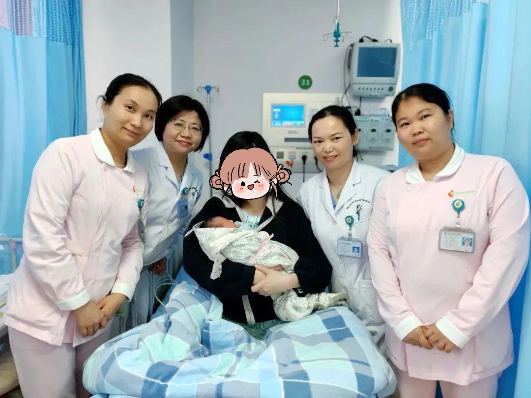 罕见的双胞胎分娩,罕见双子宫产下双胞胎