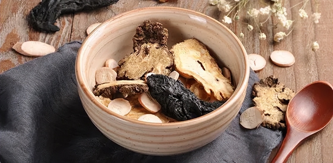 失眠、眩晕、双目干涩原是肝血虚，千古名方四物汤，专治此症