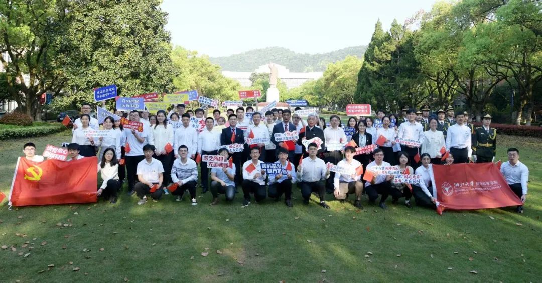 *情纵**“数学+”，拿下校设最高奖学金的他说，数学很“美”