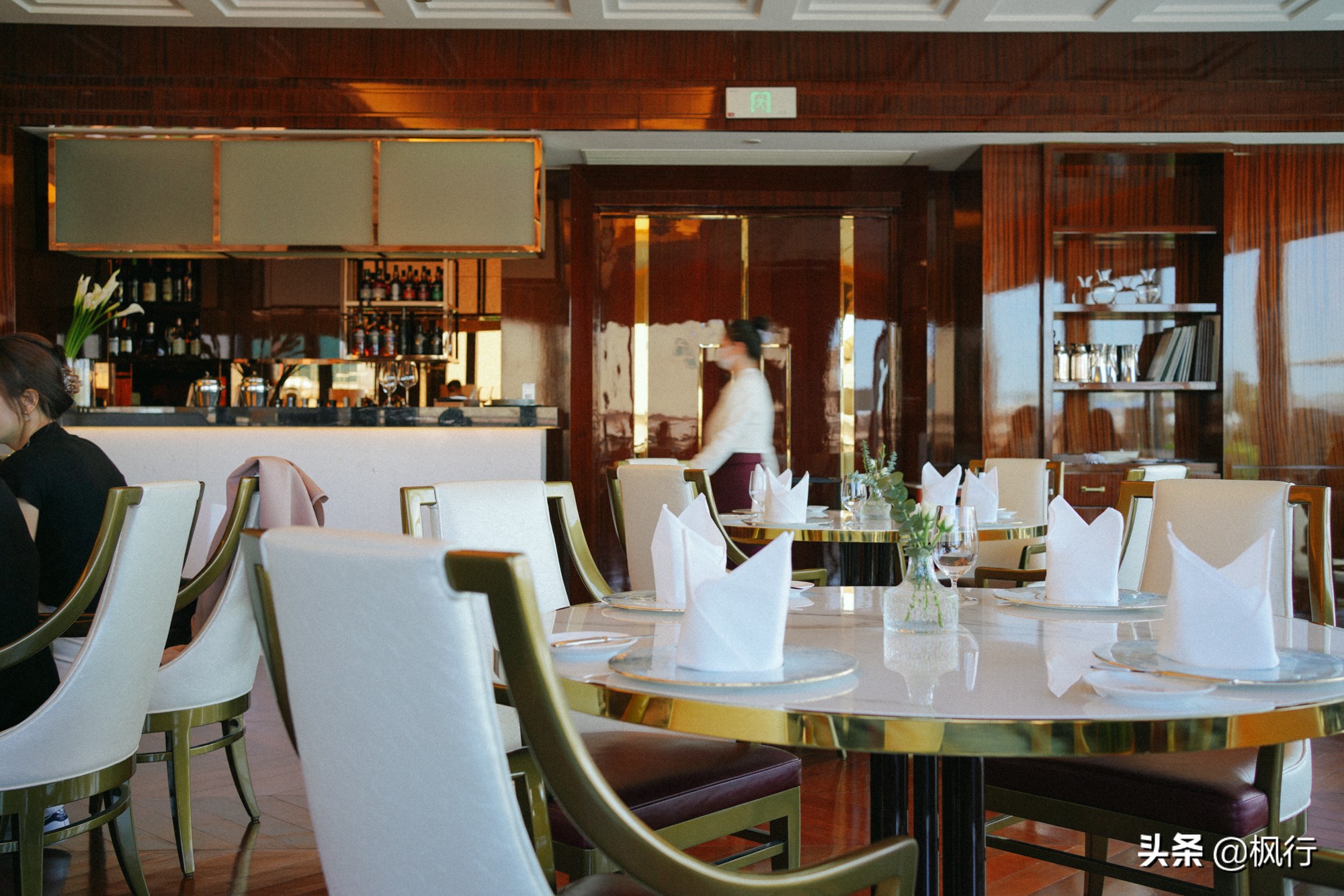 鏂囧崕涓滄柟閰掑簵娉曢,鏂囧崕涓滄柟閰掑簵鏃ュ紡椁愬巺