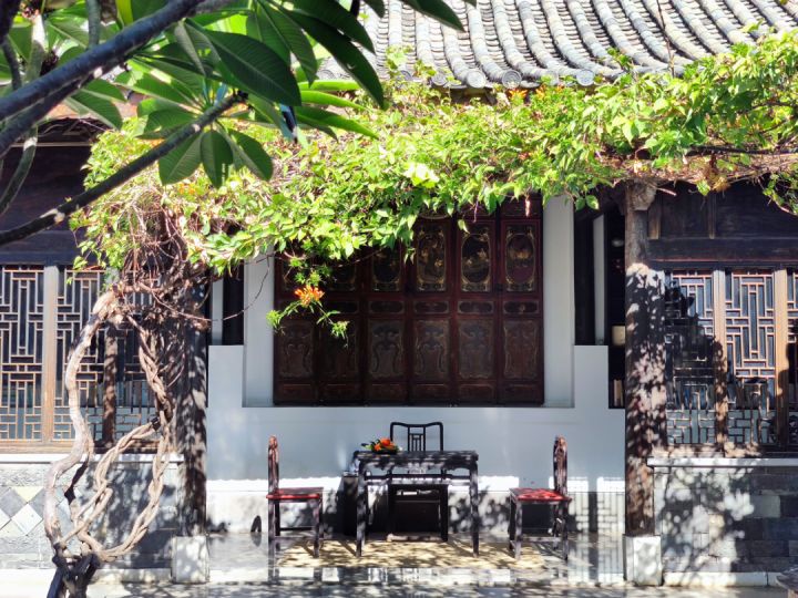 这座好吃好玩好住的云南小城，我劝你一定早点去