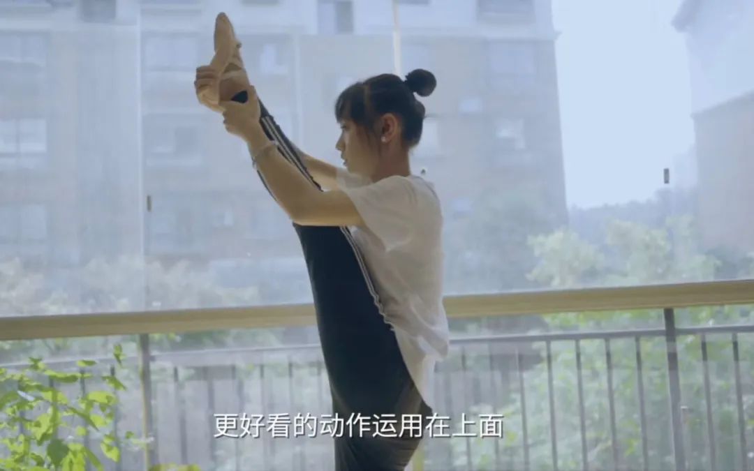 贵州女孩轻功水上漂,贵州女孩练水上漂