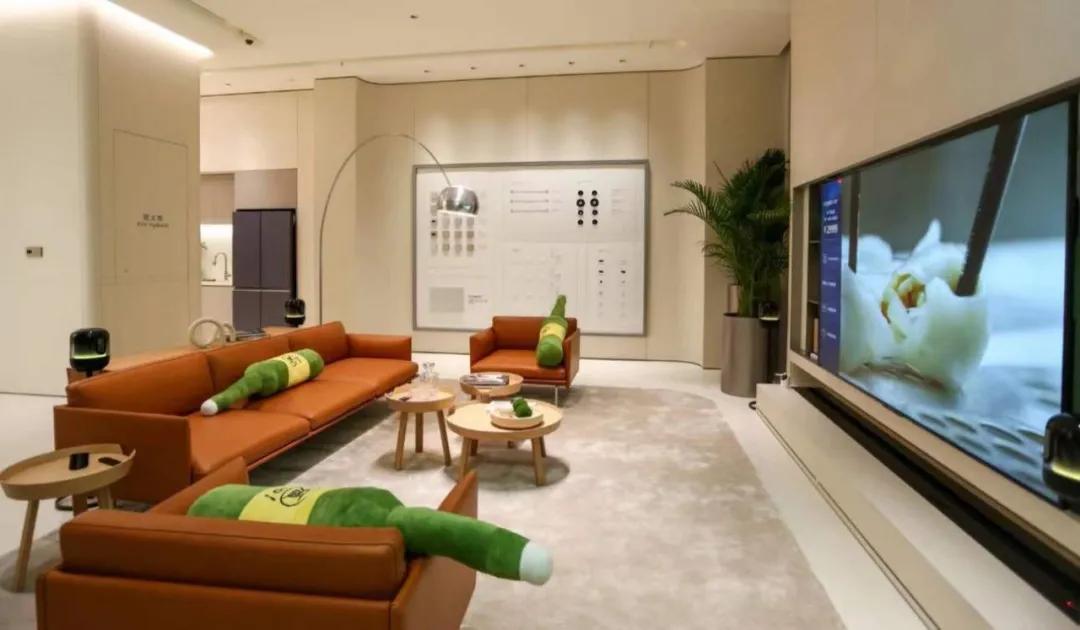 太上头了：华为青岛旗舰店“哈啤酒”引领科技消费新浪潮