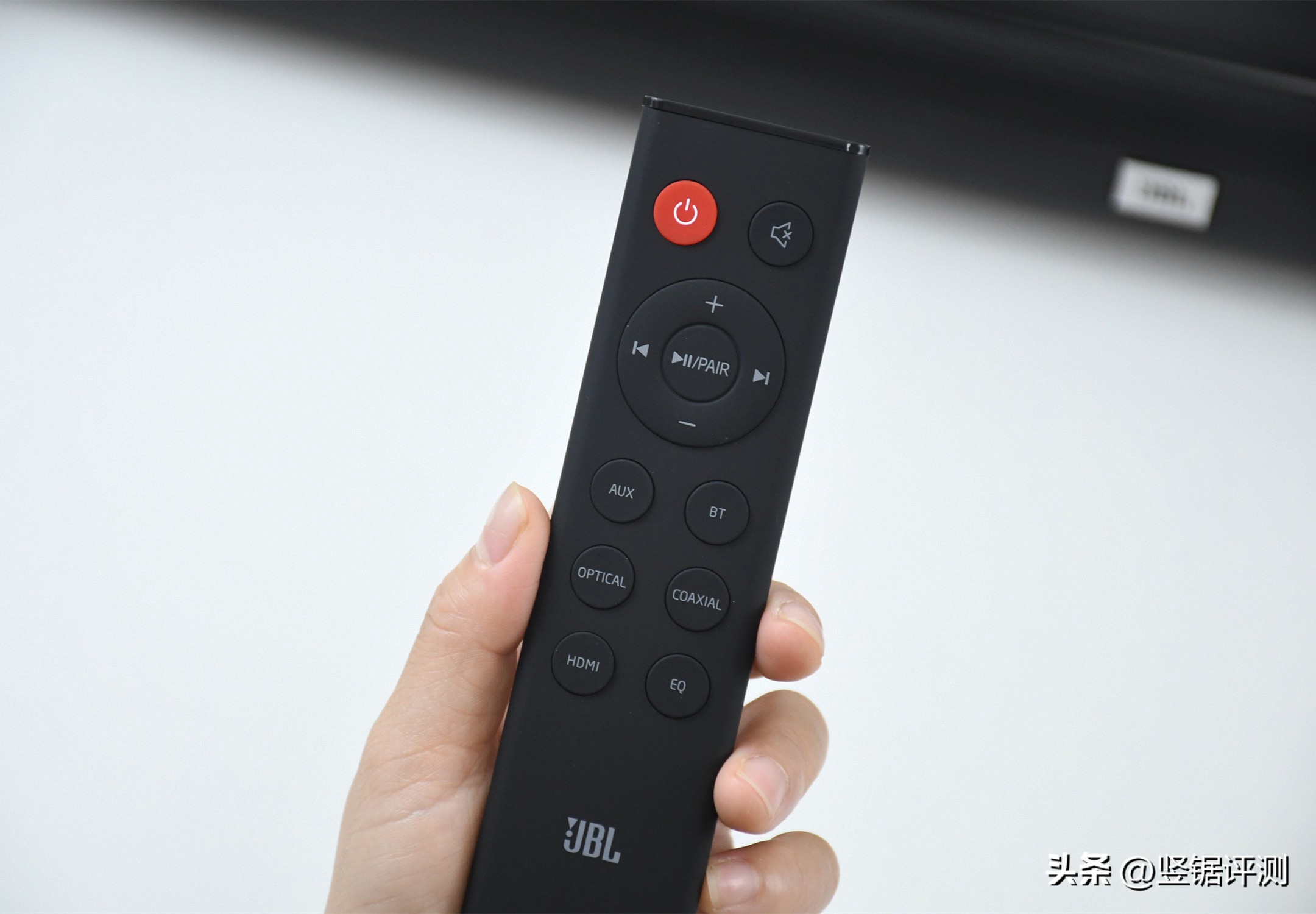 花899元买了台JBLCINEMASTVJ100回音壁，投影仪“秒变”家庭影院