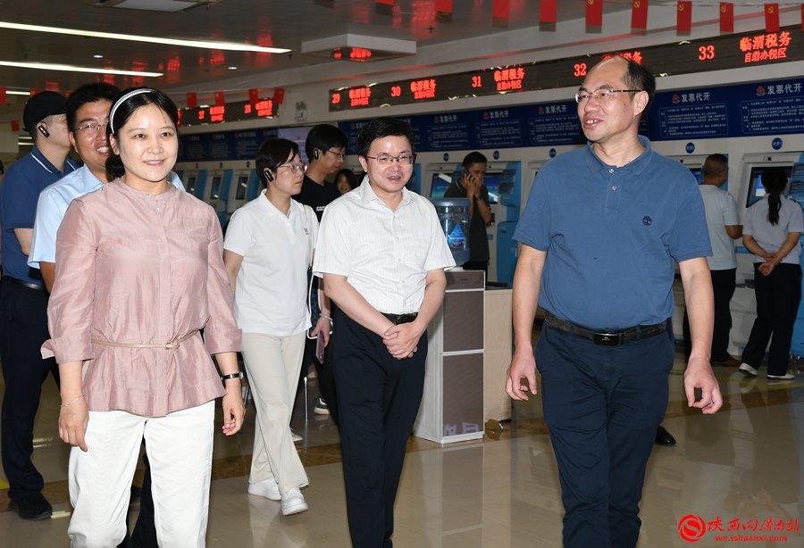 市政协调研组来县政务服务中心,福州市行政服务中心领导
