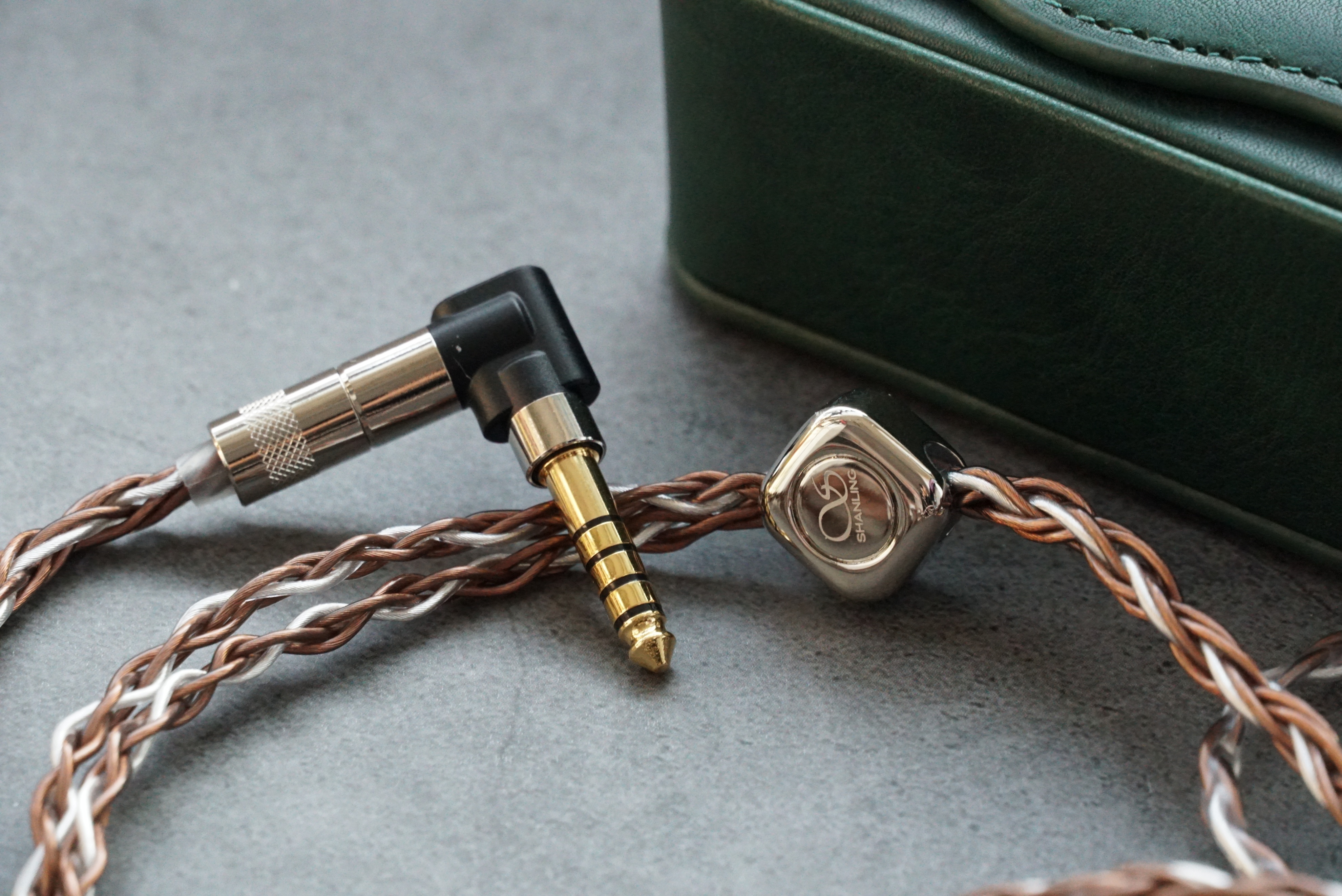 1599买苹果耳机值得吗,苹果耳机1399值得买吗