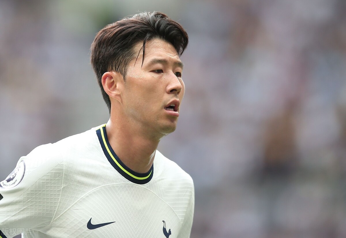 穆里尼奥用相同的战术,穆里尼奥主动上前迎孙兴慜