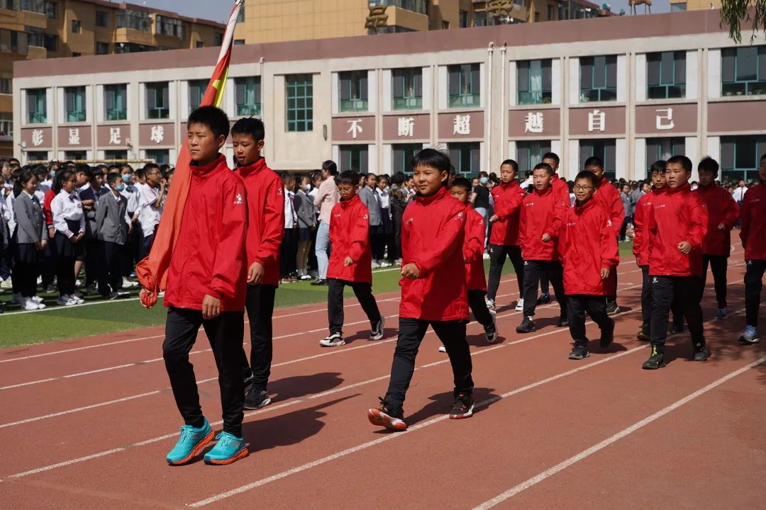 包头市青山区光荣道小学足球队,包头青山区哈达小学