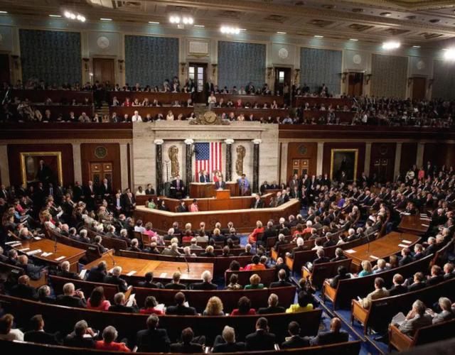 美军关岛基地在哪里,关岛的军事基地在哪