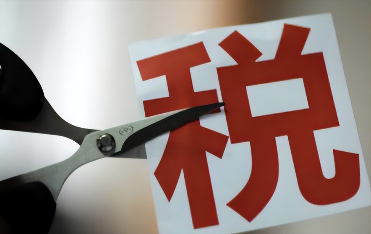 高速公路3000公里免费何时开始,国务院2020高速费免费时间