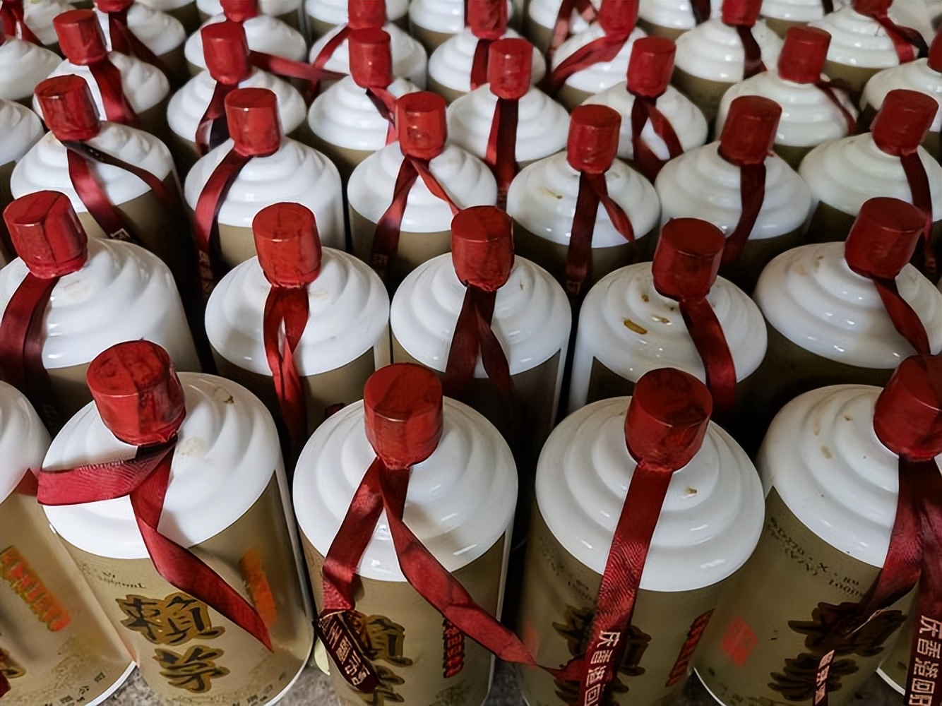 赖茅97香港回归1000毫升酒价格,97公斤赖茅酒为什么近期那么火爆