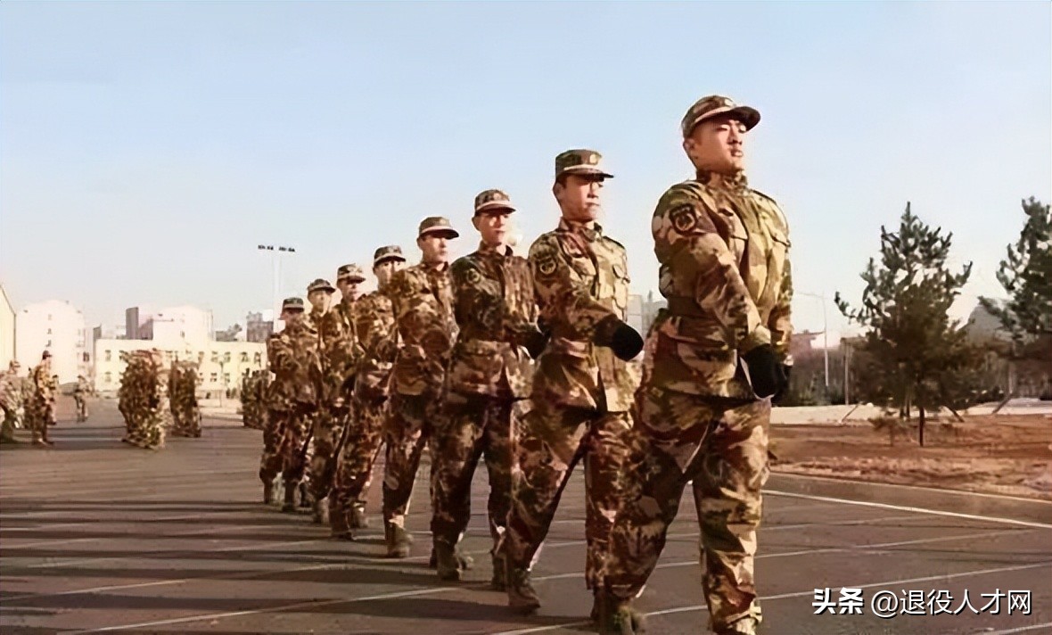 谈谈大学生参军入伍的看法100字,大学生当兵想法采访