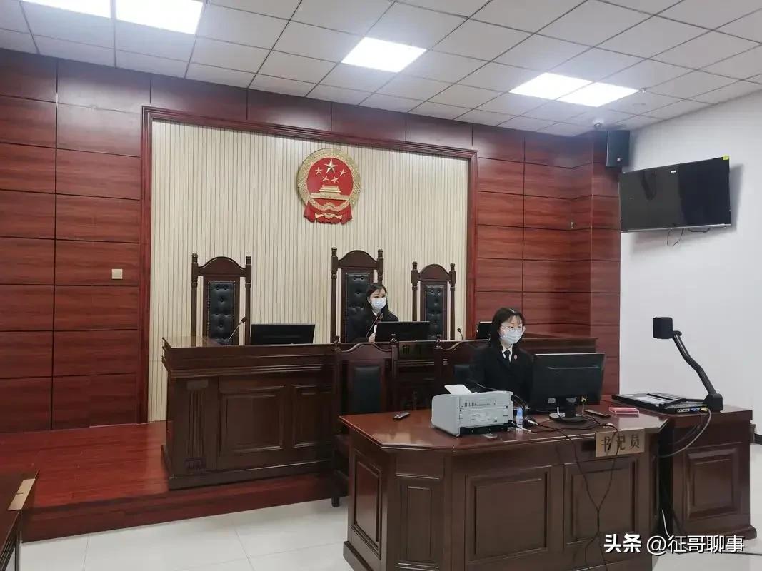 民警强迫男子和解后，刚出警局就被绑走殴打，这只是玩忽职守吗？