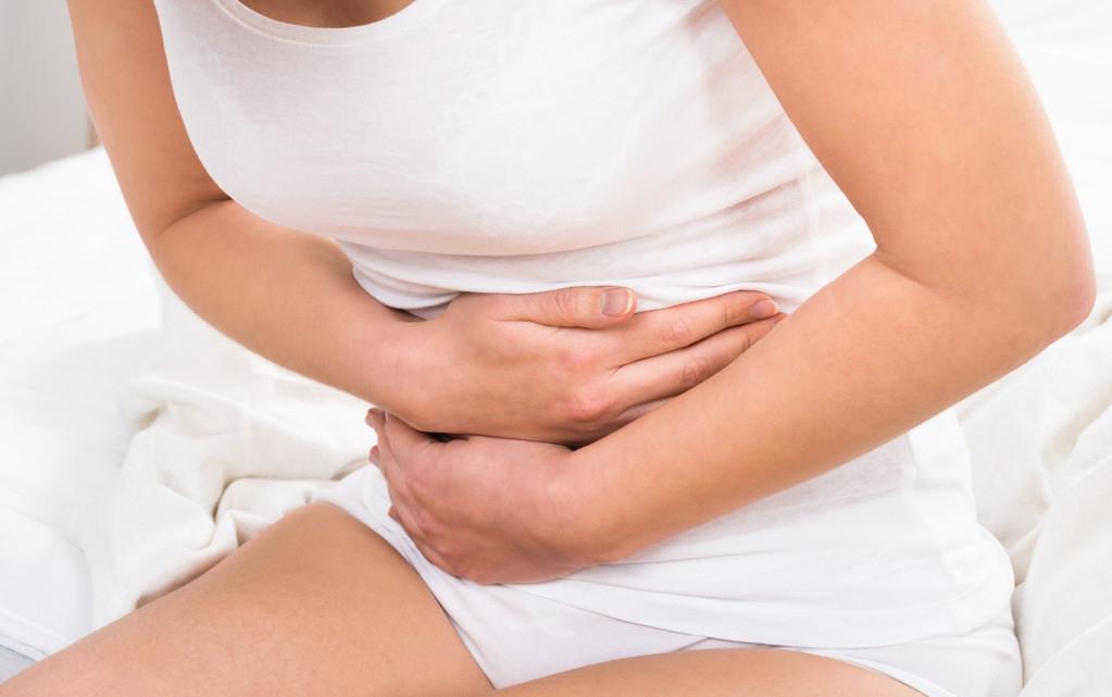 女子腹痛入院医生检查,女子腹痛到医院检查才知要生了