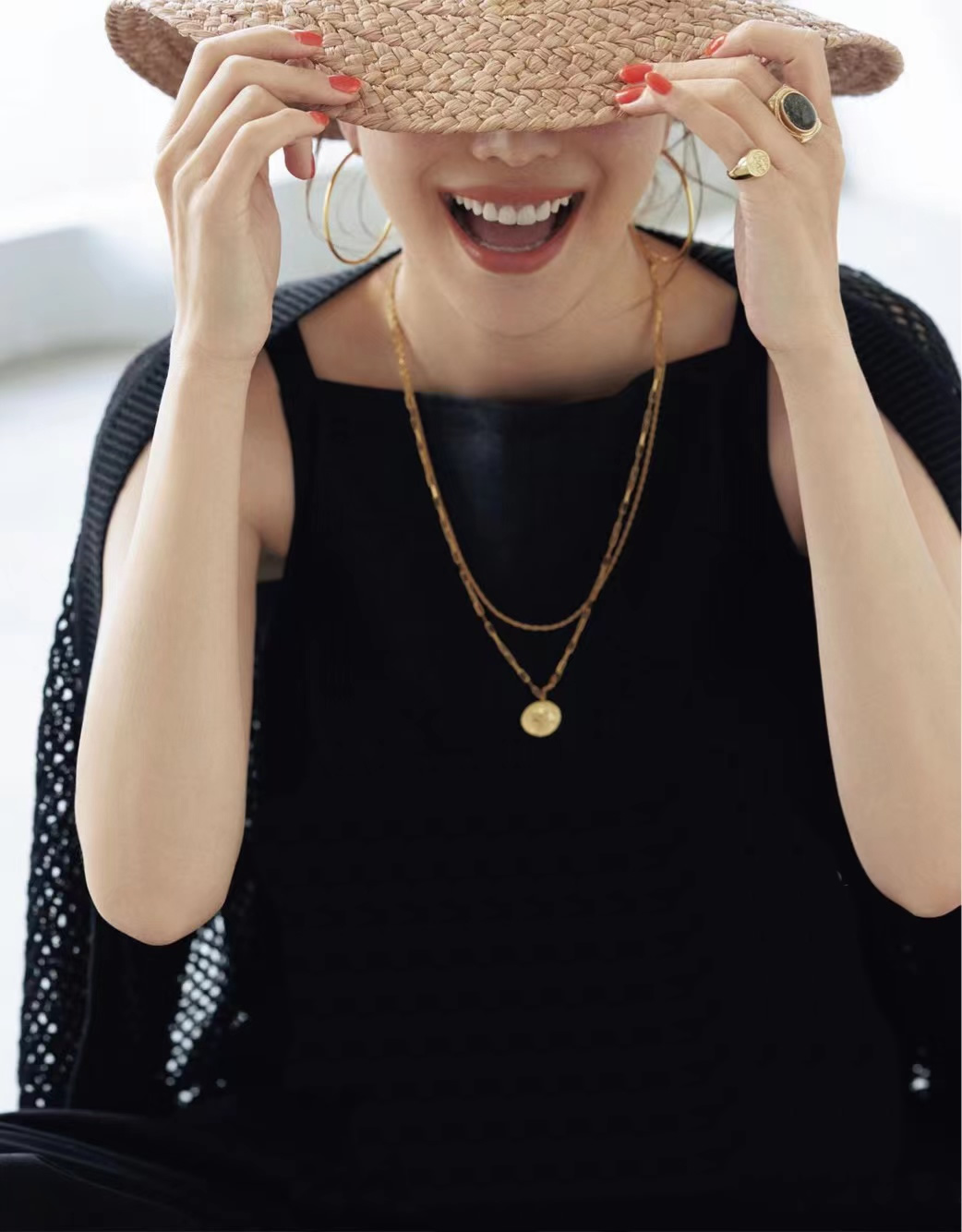 又美又飒黑色系甜酷辣妹穿搭,全黑look怎么搭配才又飒又美组图