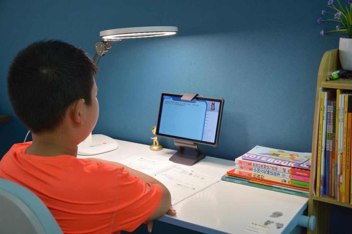 独家NIR红光技术，真正的护眼灯，爱德华医生天使之光2亲测