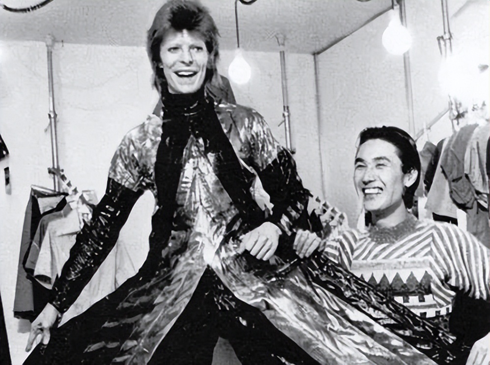 那位曾靓绝时尚圈、串起欧洲上流社会的超模为何落魄至此……