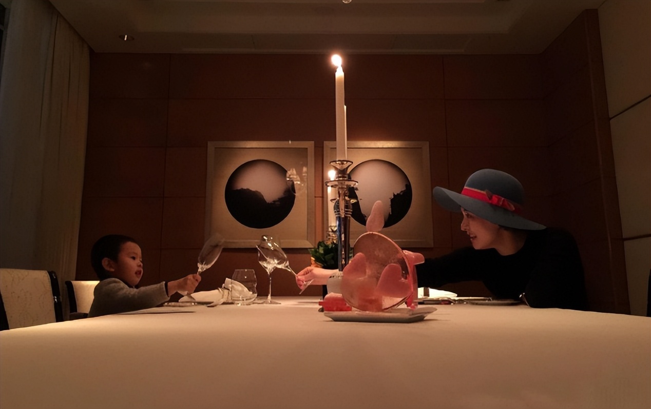 邓超：含金量最低的百亿影帝，和冯小刚结仇十年，坐拥4套豪宅