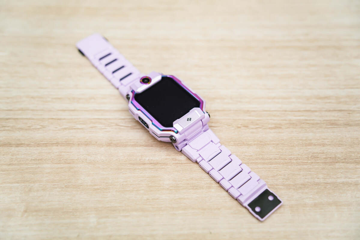 小天才儿童电话手表z7测评,小天才z9手表后面有时闪红光