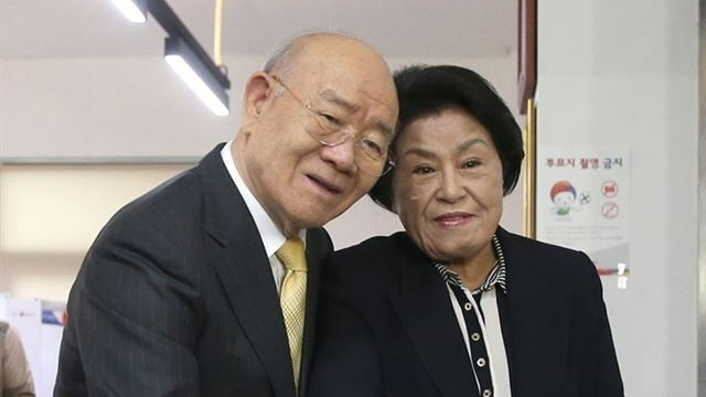 玩弄女明星、割小三子宫、贪污12亿元,韩国前总统一家多疯狂?