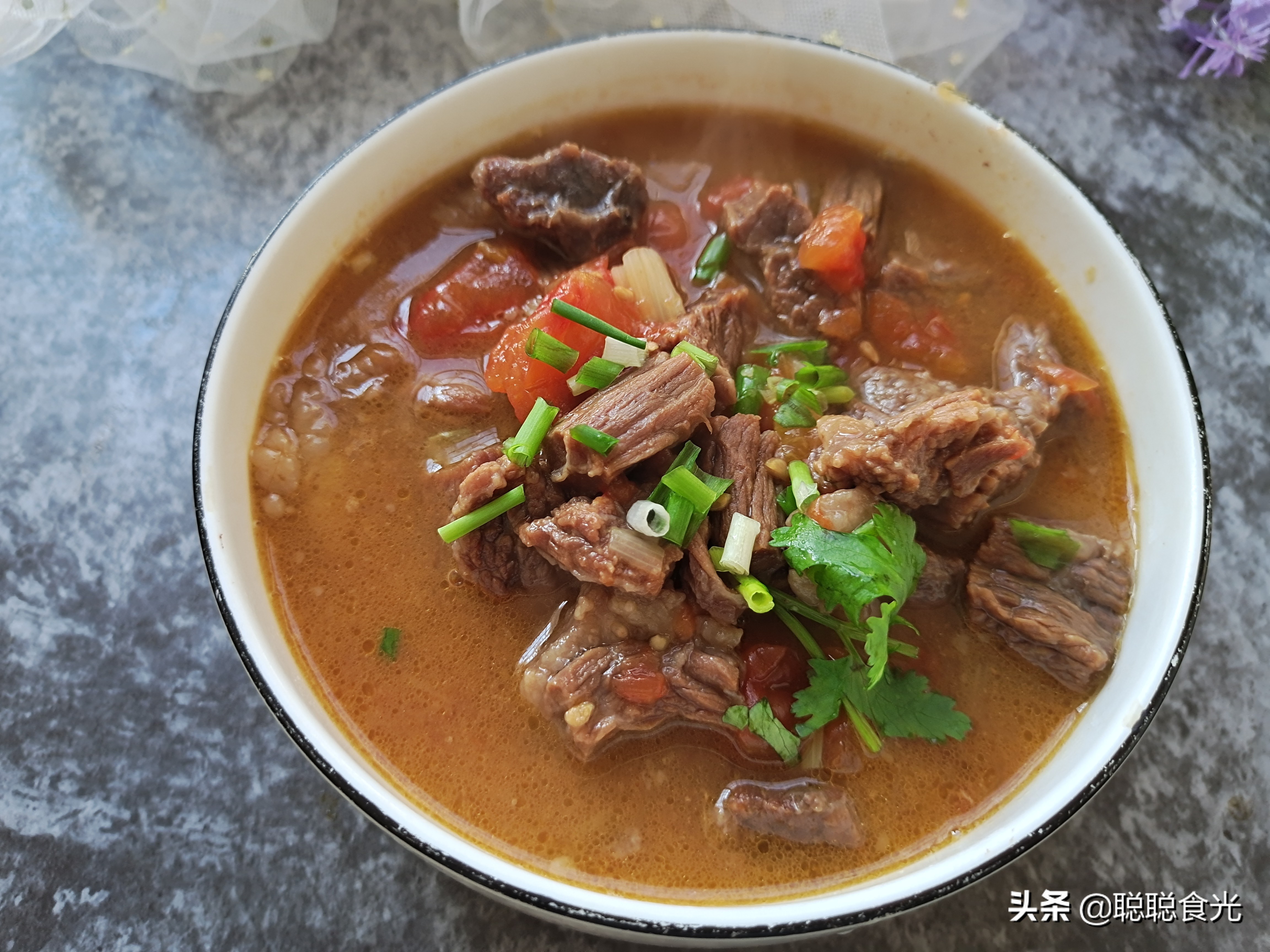 春天改善肤色暗黄喝什么汤,女人脸色暗黄吃什么水果调理