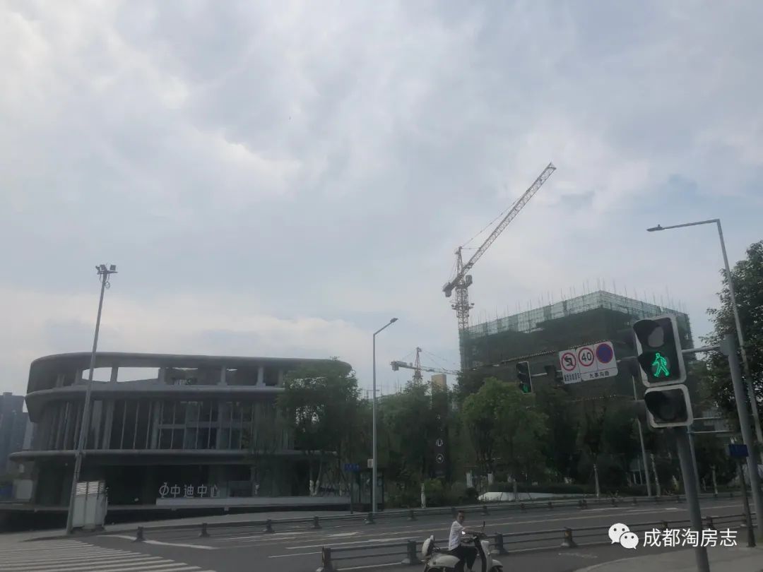 成都十大烂尾楼广场面积排名,成都最大烂尾别墅