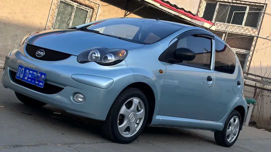 2010款比亚迪f0翻新案例,比亚迪f0全车翻新喷漆多少钱