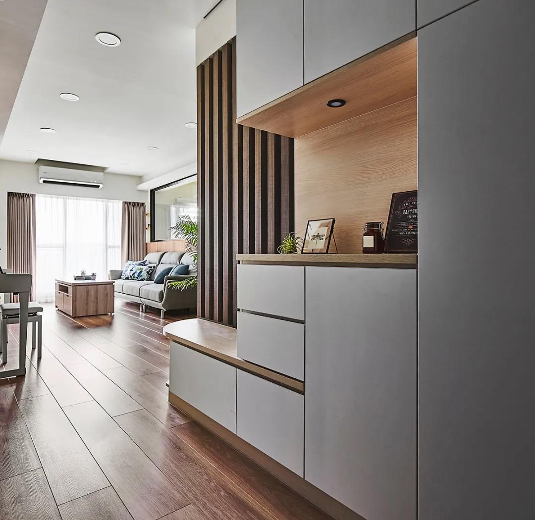 房间玻璃隔断最简单最实惠的方法,巧用玻璃做隔断让家放大一倍