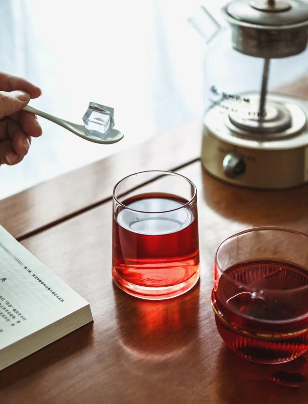 养生茶女孩必备补气血,养生女孩喝的茶金银花茶