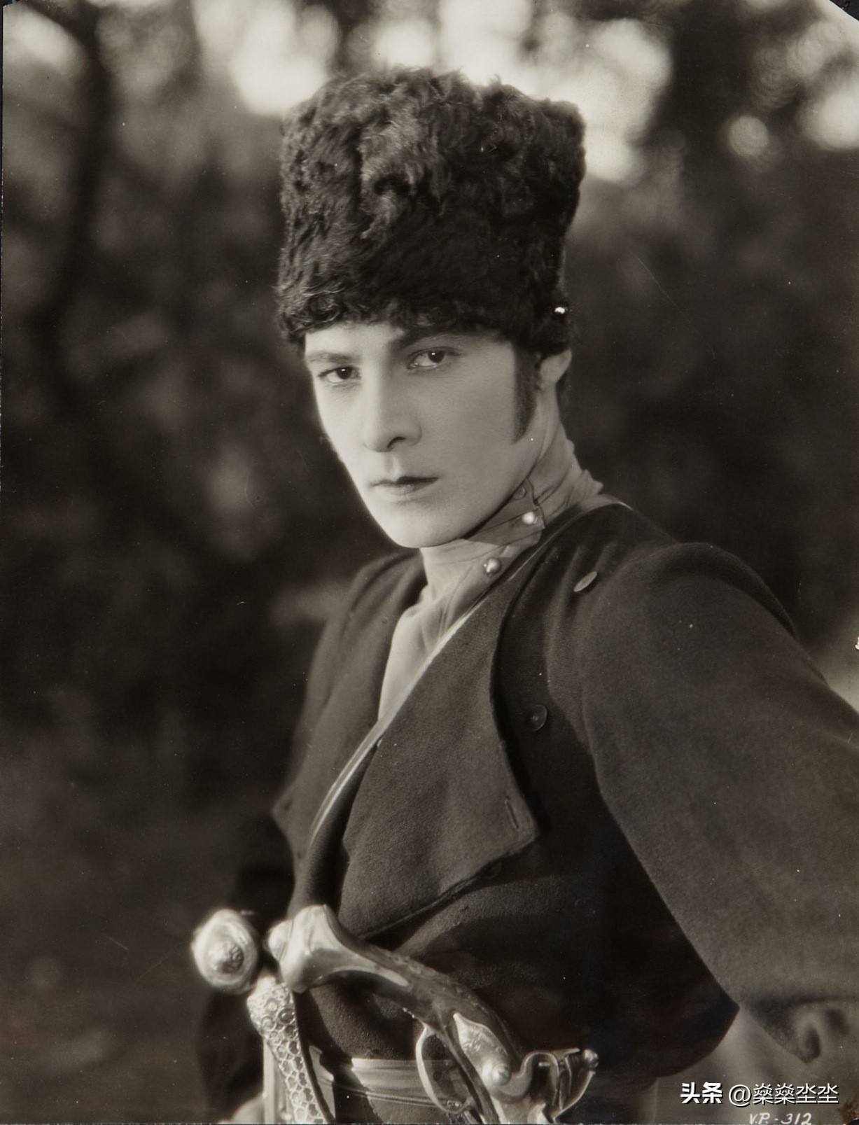 女人爱的不是我，我只是女人们用来描绘她们梦想的画布