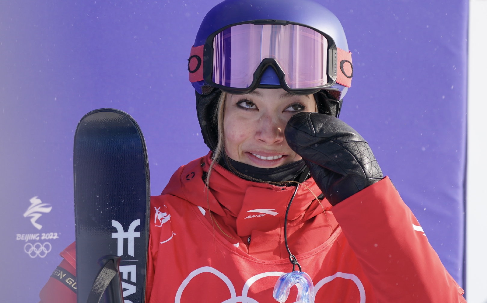 谷爱凌点评秀身材的视频,谷爱凌夺冠后大秀身材