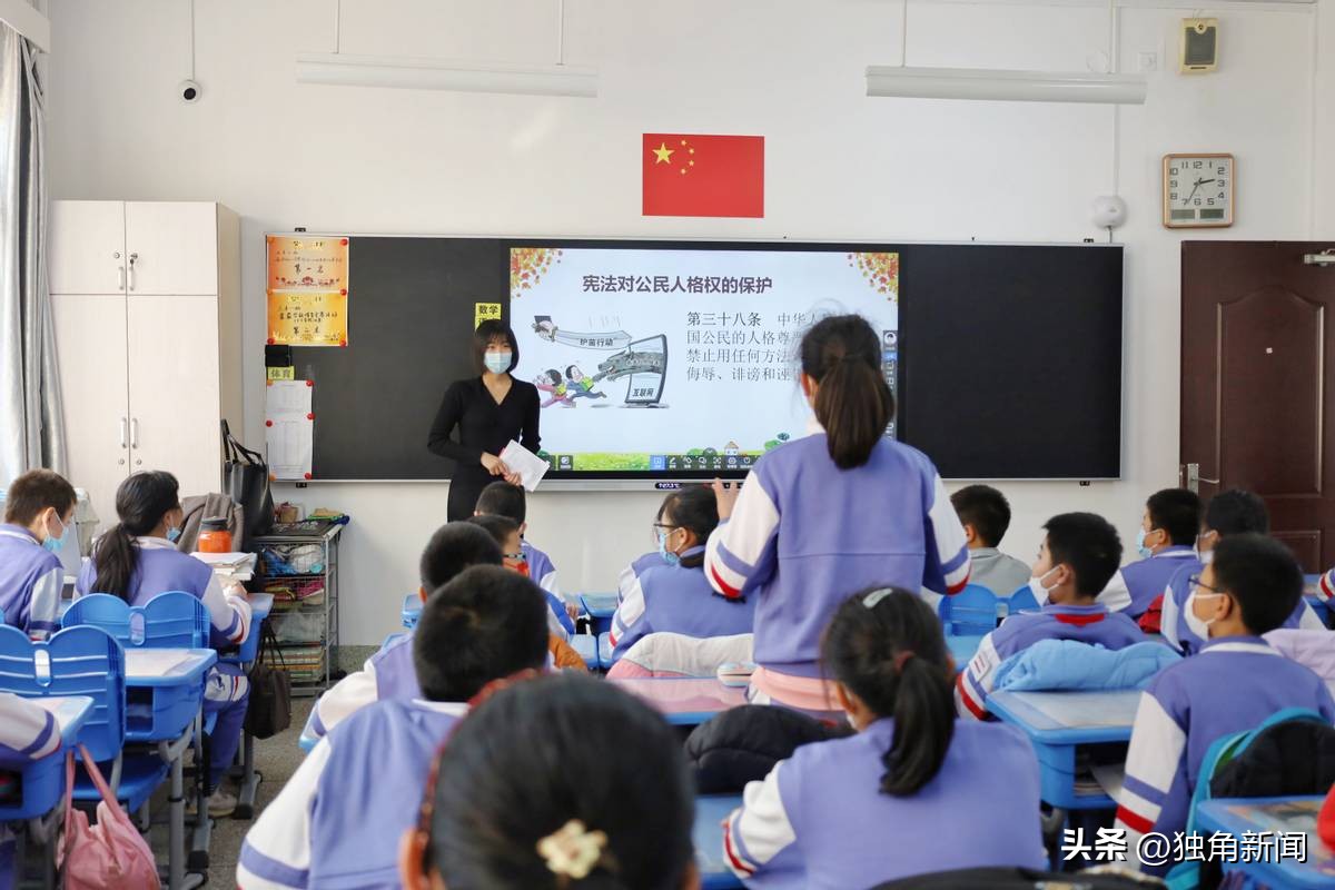 律师进入社区普法宣传活动,法治辅导员普法进校园