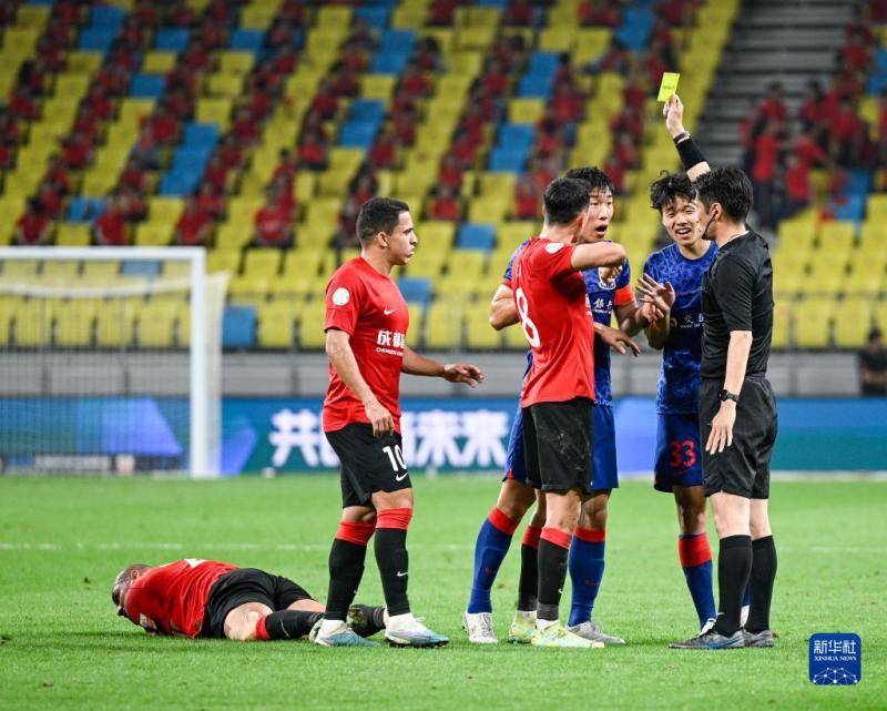 中超争议判罚愈演愈烈!本土裁判难获信任,或加速足协重新聘请洋哨