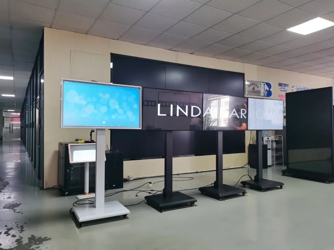 多屏旋转式广告机,挂壁广告机显示屏