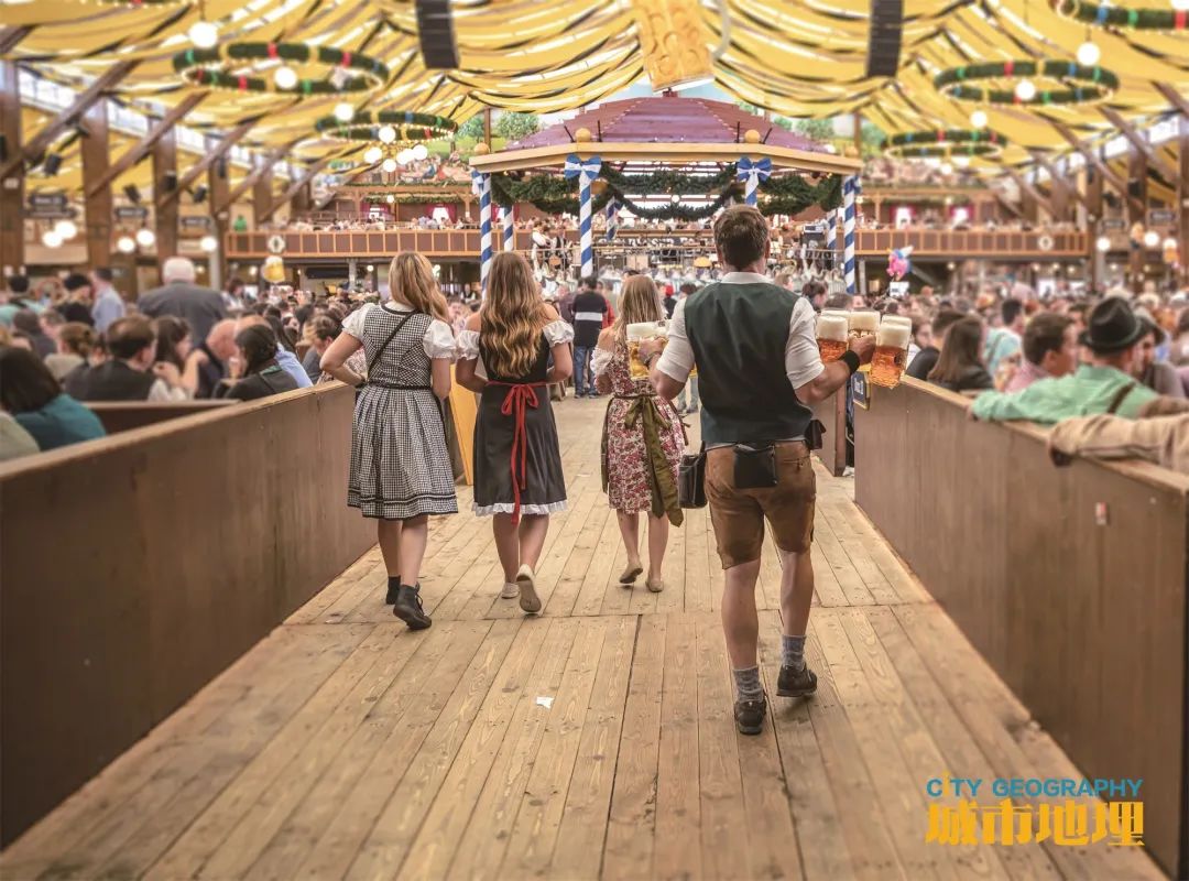 走近慕尼黑，燃烧了一百年的足球之魂