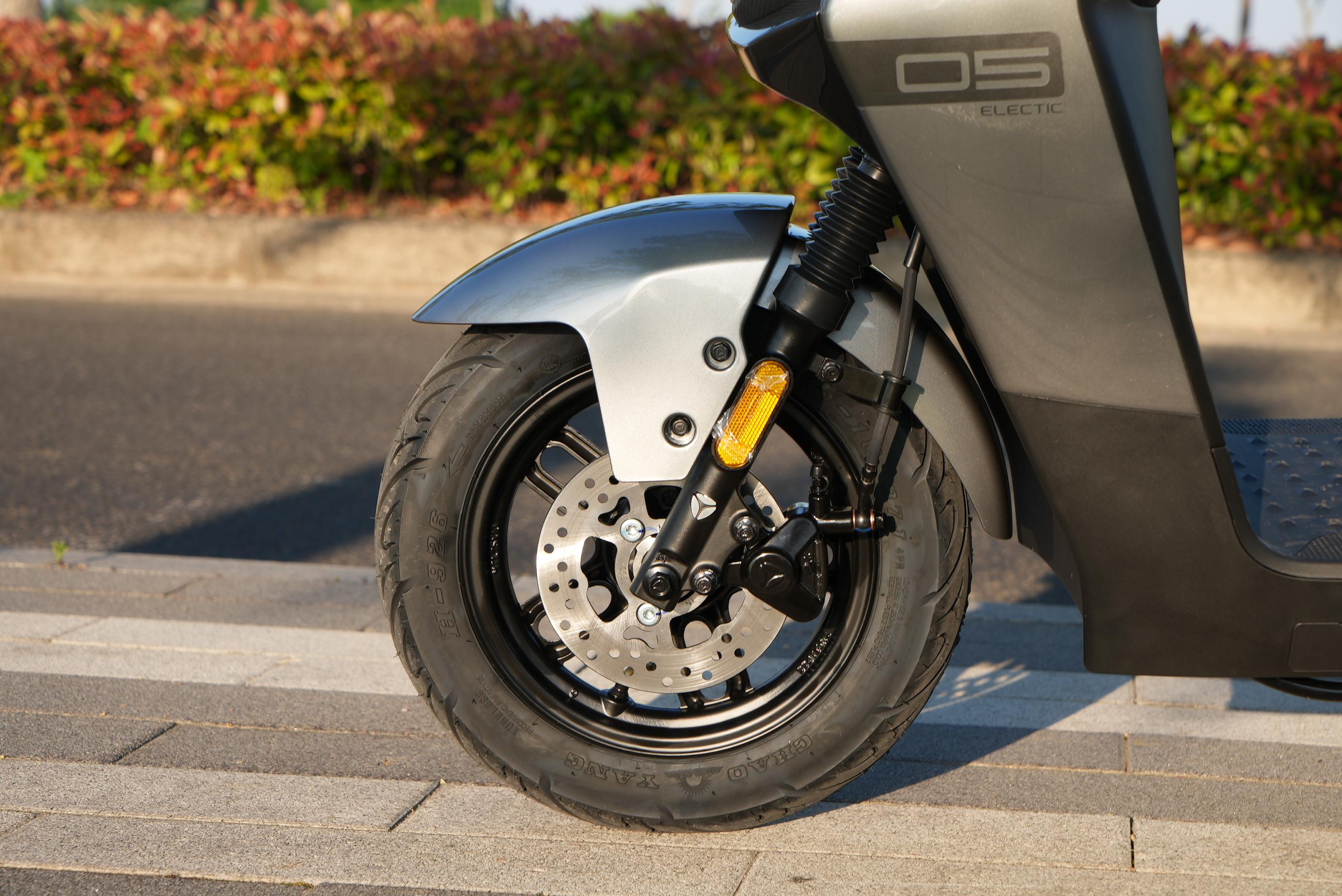 雅迪电动2手车,雅迪ds5是线上款还是线下款