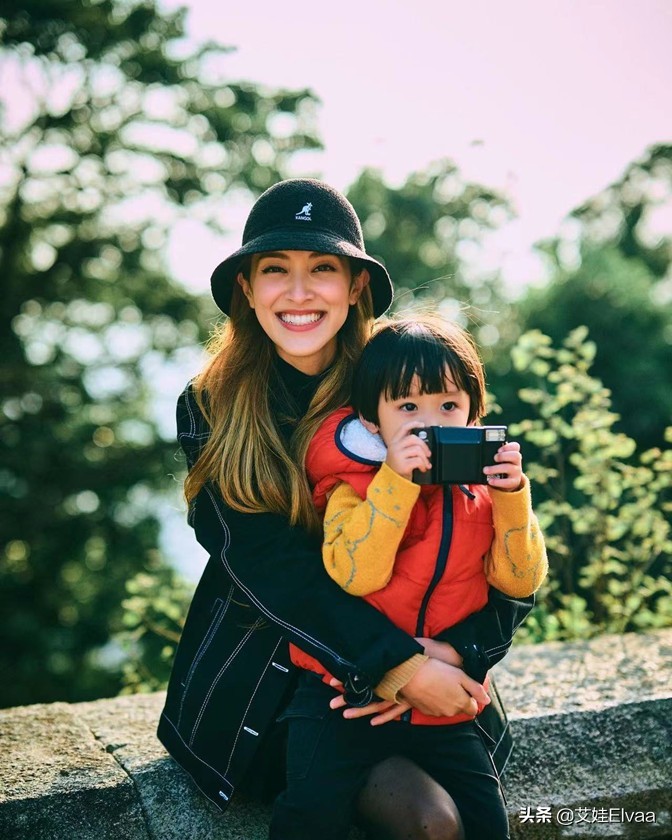 陈凯琳穿红色外衣秀身材,陈凯琳好身材