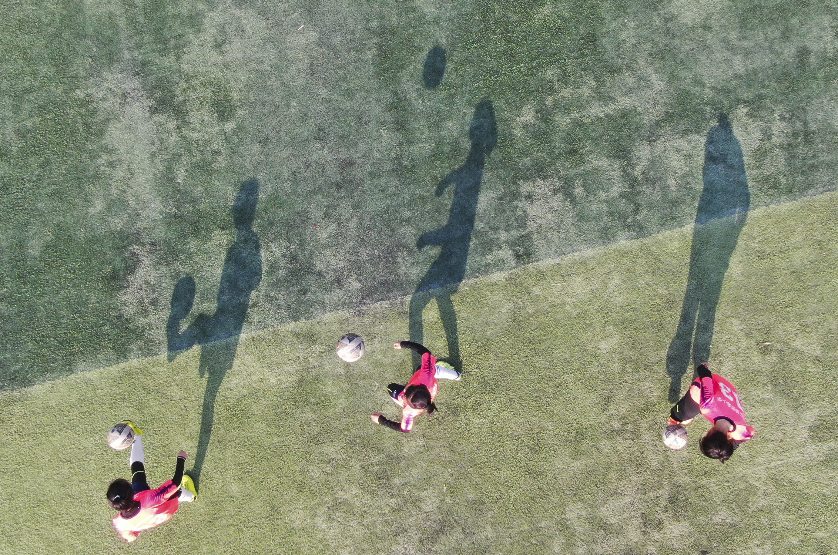 山村女孩的足球梦想