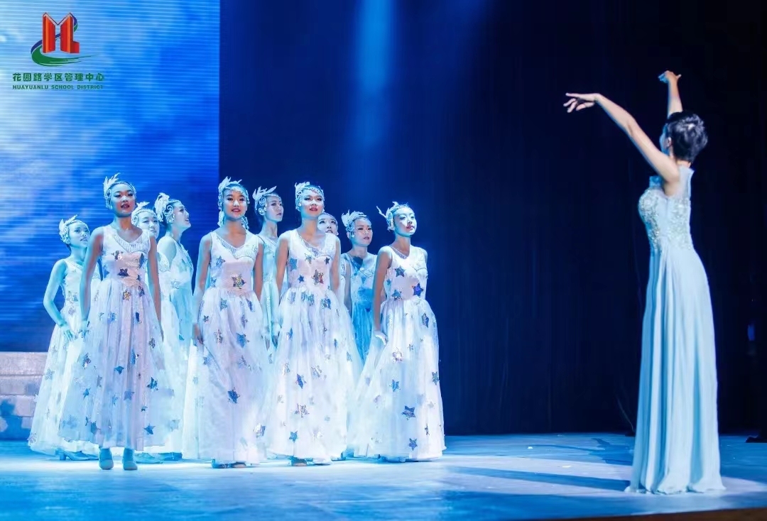 立德树人担使命躬耕教坛守初心,立德树人守初心家国情怀勇担当