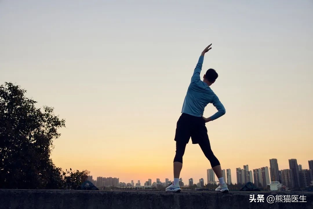 运动锻炼是预防疾病最有效的方法,运动不当反害命这样锻炼更安全