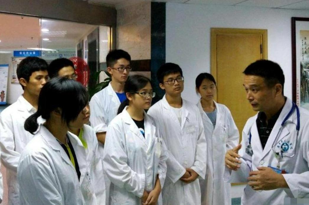 青岛医院招聘紧缺人才,青岛医学部招聘会